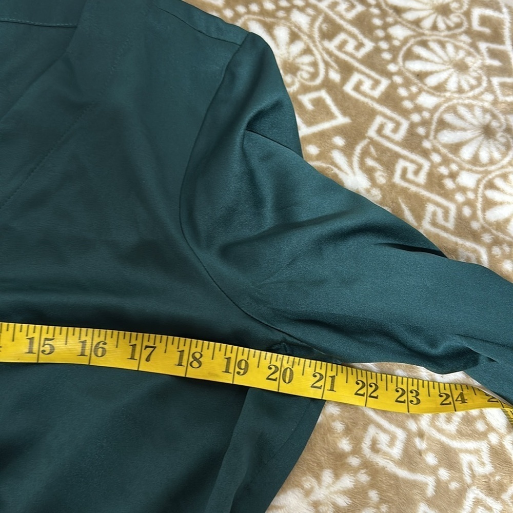 J CREW Woman's Green Satin Surplice Long Sleeve Top Peplum Blouse SZ M - Picture 6 of 8
